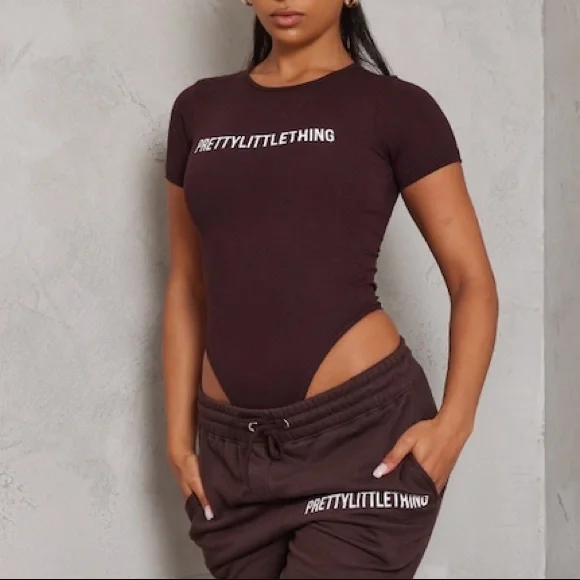 BNWT | PRETTYLITTLETHING Logo Chocolate Brown Short Sleeve Bodysuit - Picture 6 of 9